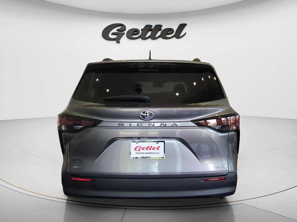 New 2026 Toyota Sienna XLE FWD image 6