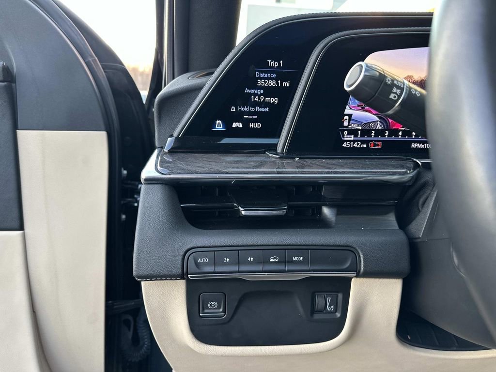 Used 2022 Cadillac Escalade Premium Luxury image 15