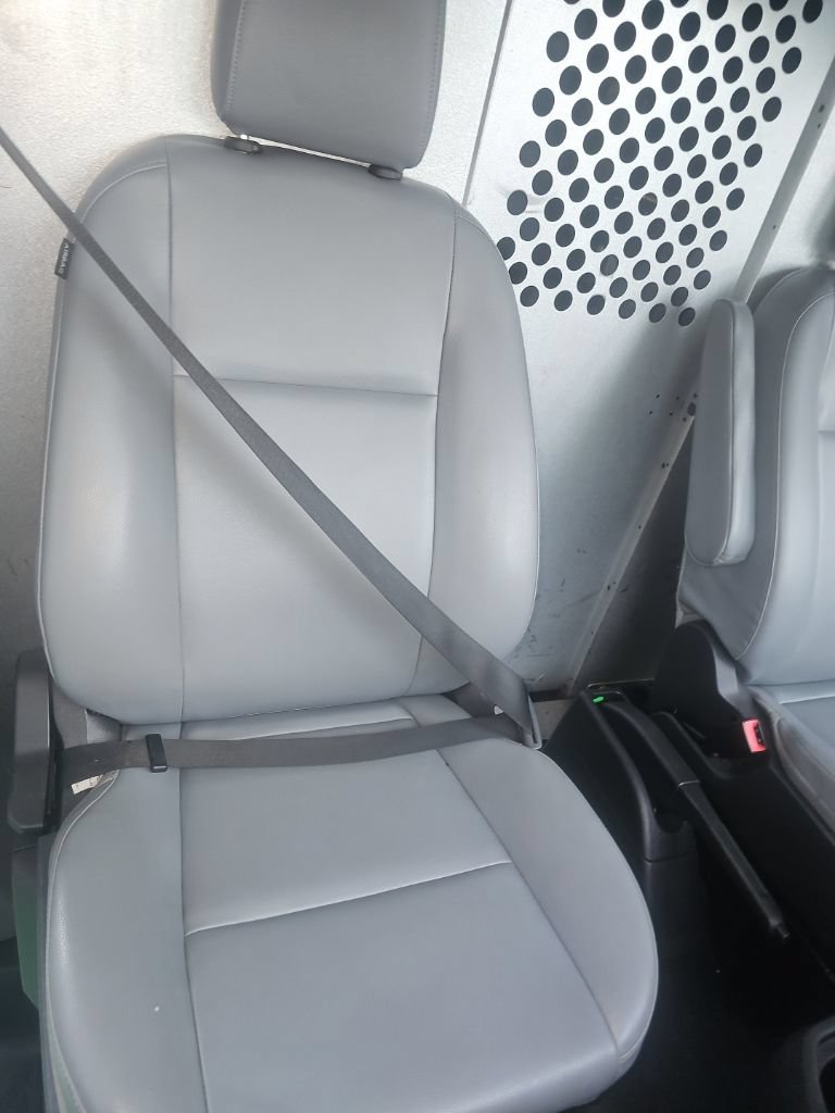 Used 2018 Ford Transit 250 130 Low Roof RWD image 22