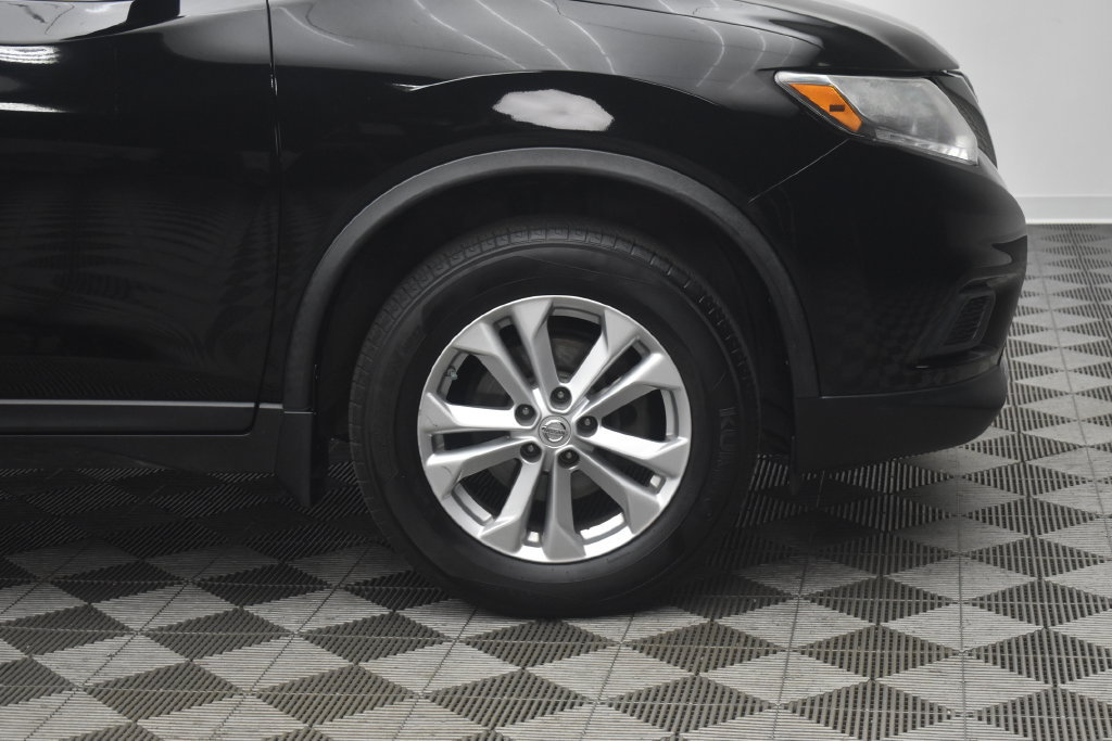 Used 2015 Nissan Rogue SV AWD/4WD image 25