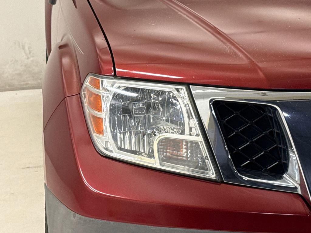 Used 2017 Nissan Frontier SV image 5