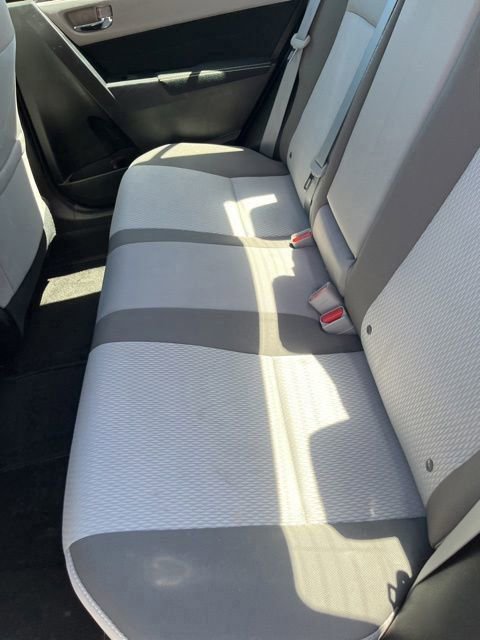 Used 2017 Toyota Corolla LE w/ Carpet Mat Package (TMS) FWD image 10
