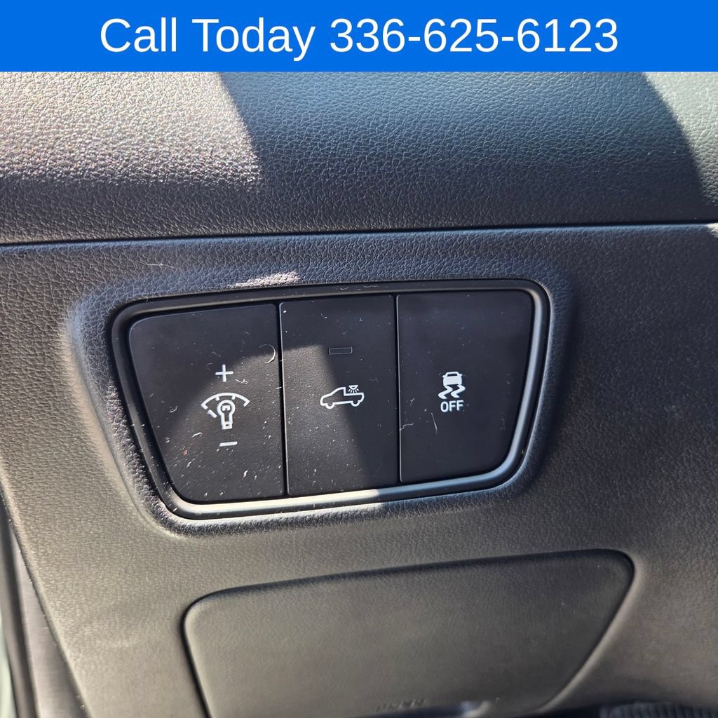 Used 2022 Hyundai Santa Cruz SEL FWD image 14