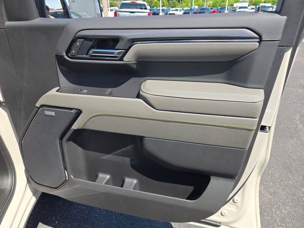 New 2026 Chevrolet Silverado 1500 ZR2 w/ LPO, Dark Essentials Package AWD/4WD image 4