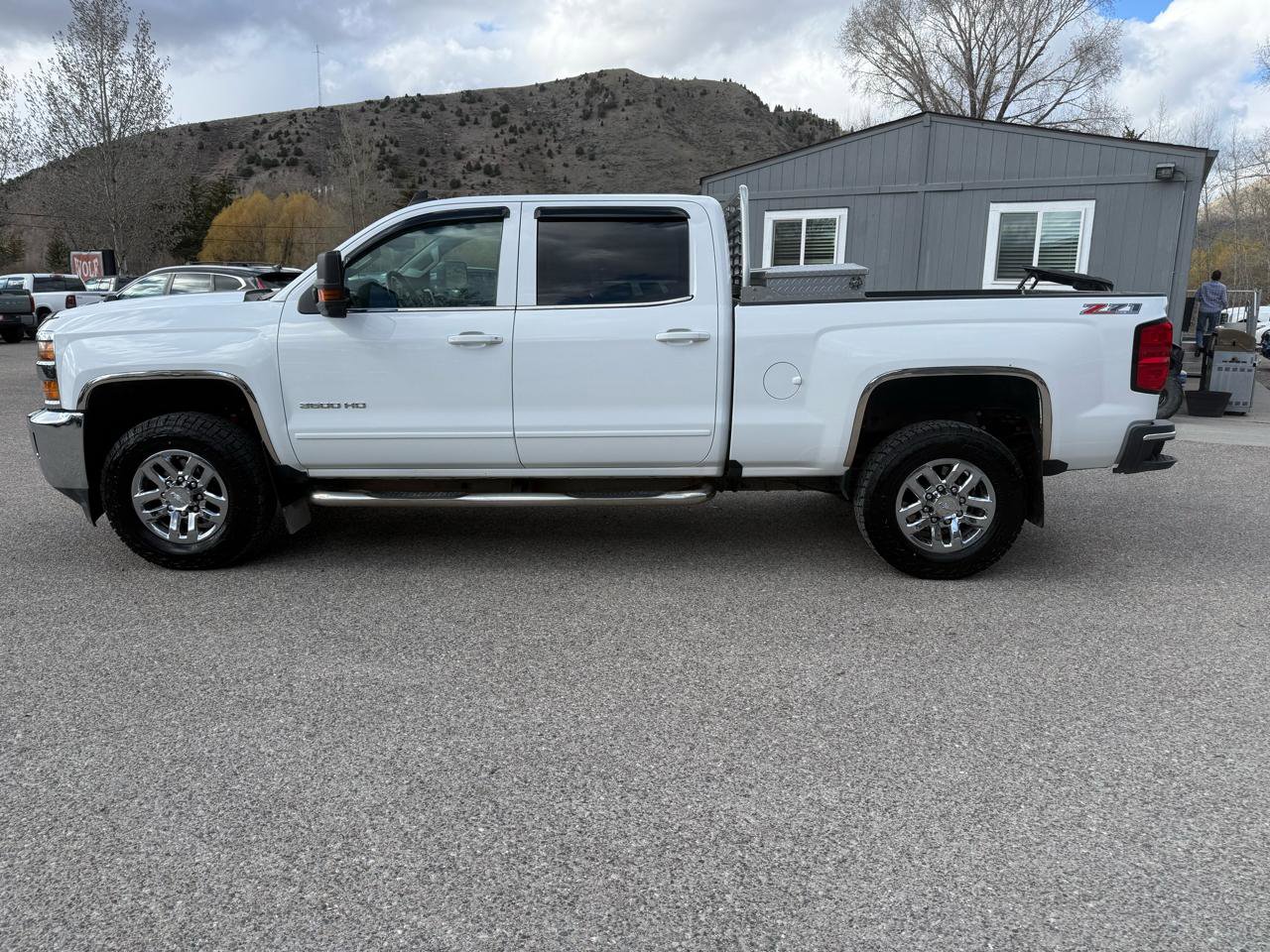 Used 2016 Chevrolet Silverado 3500 LT w/ LT Convenience Package image 2