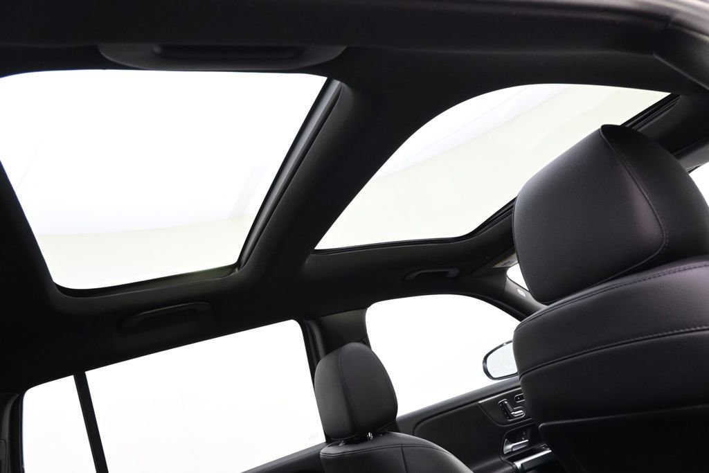 Used 2021 Mercedes-Benz GLB 250 4MATIC image 17