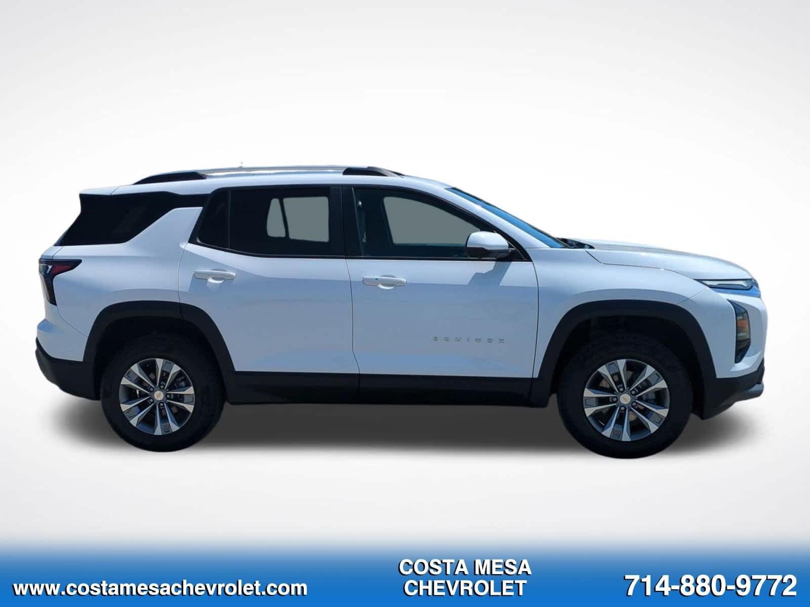 Used 2025 Chevrolet Equinox LT w/ Convenience Package II FWD image 4