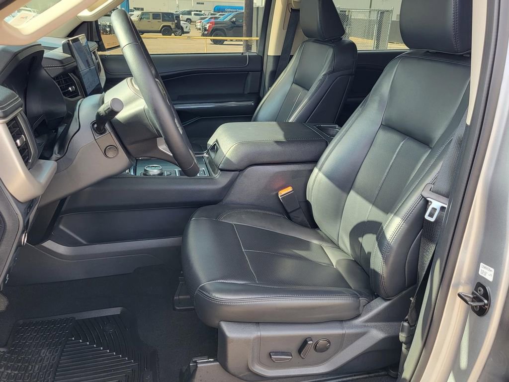 Used 2024 Ford Expedition XLT RWD image 17