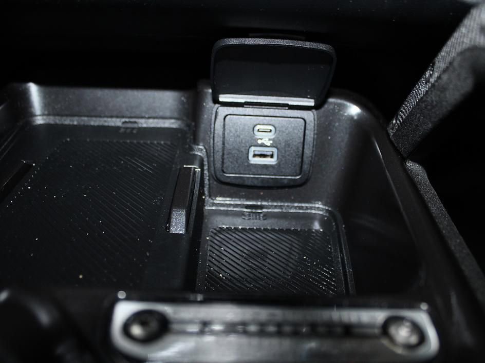 Used 2025 Ford Bronco Badlands image 40