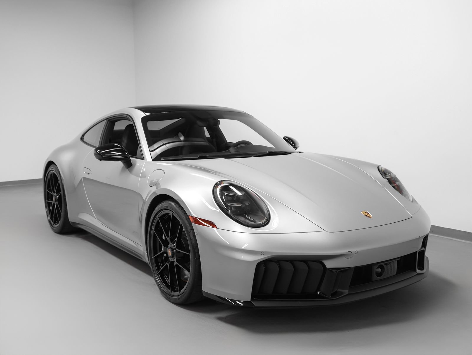 Certified 2025 Porsche 911 Carrera GTS RWD image 10
