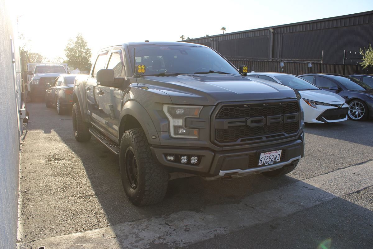Used 2018 Ford F150 Raptor w/ Equipment Group 802A Luxury AWD/4WD image 3