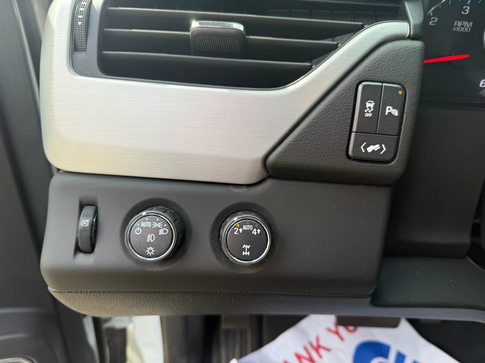 Used 2019 GMC Yukon SLE w/ SLE Value Package image 22