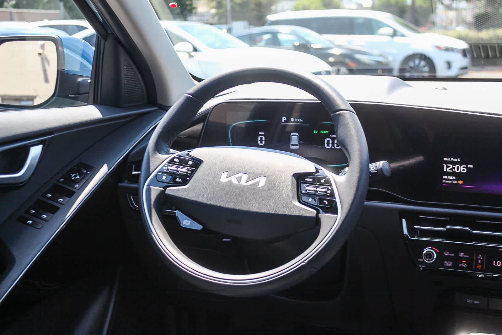 Used 2025 Kia Niro EX FWD image 19