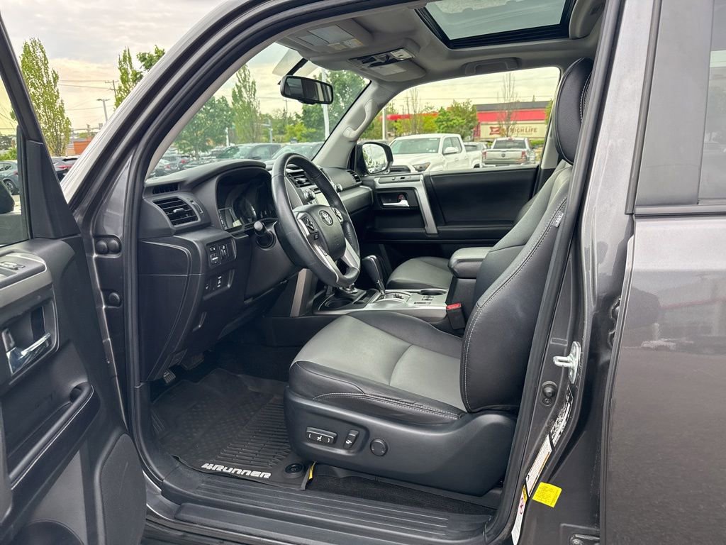 Certified 2018 Toyota 4Runner SR5 Premium AWD/4WD image 9