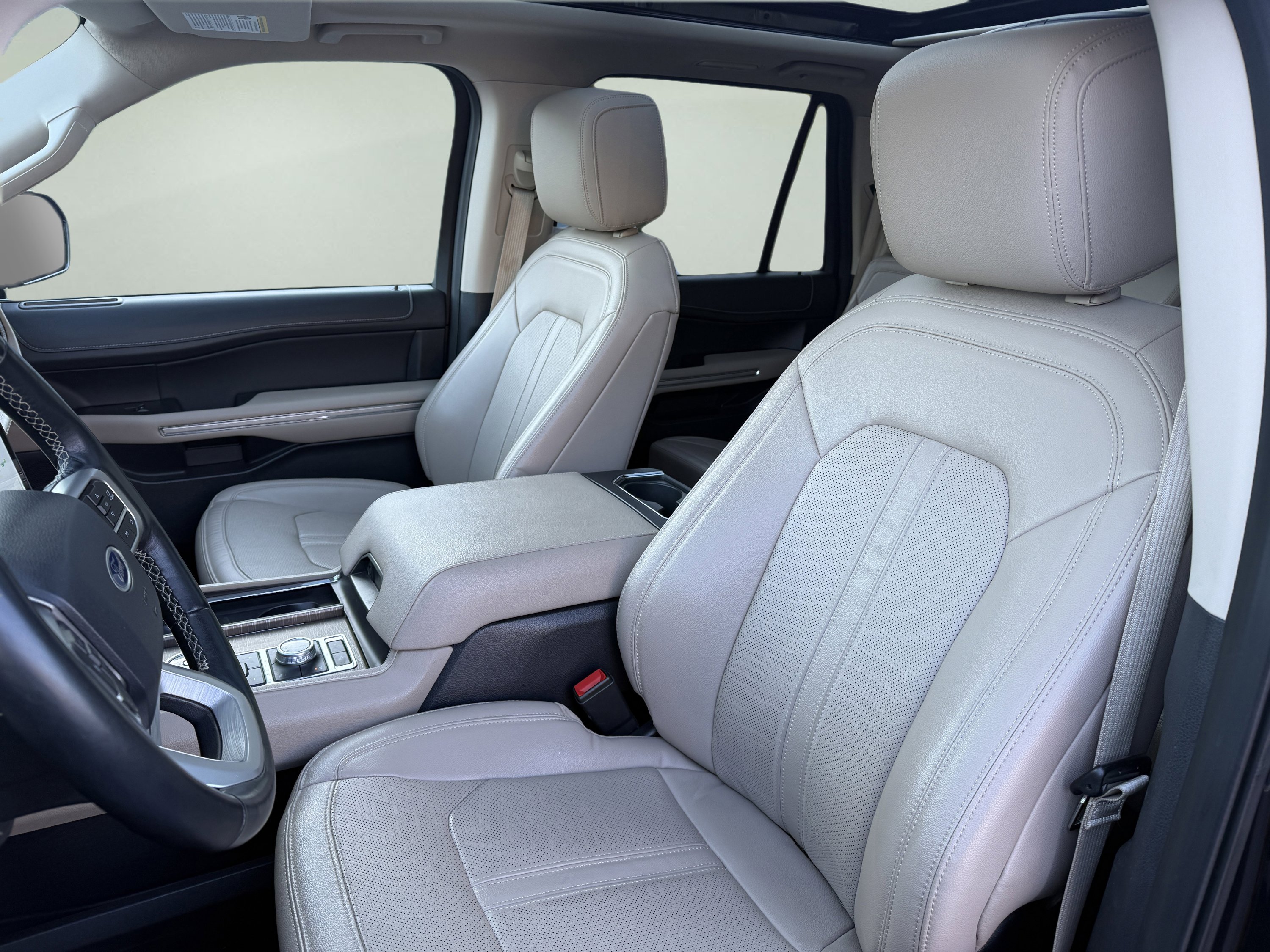 Used 2023 Ford Expedition Max Limited image 9
