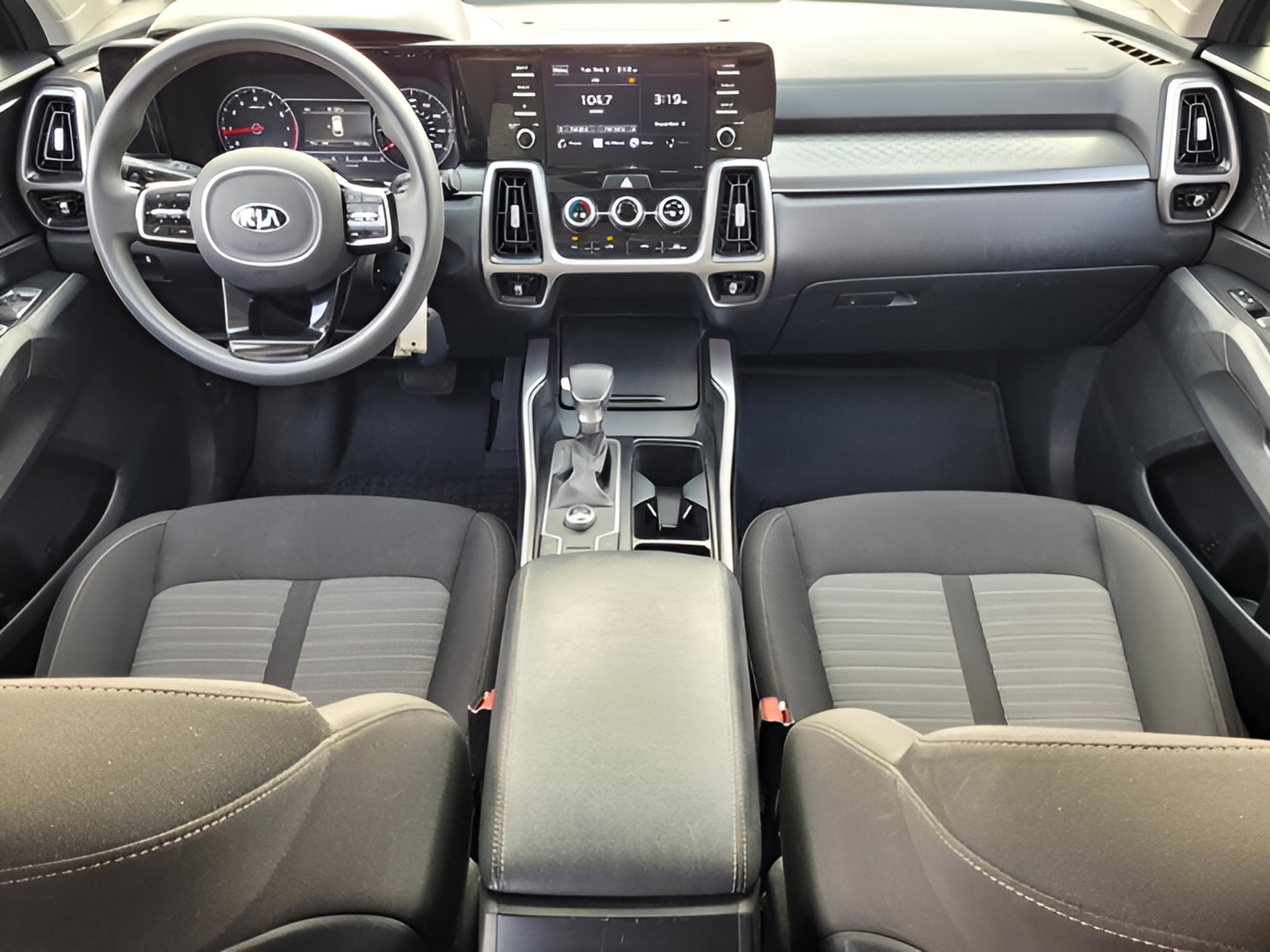 Used 2021 Kia Sorento LX image 16