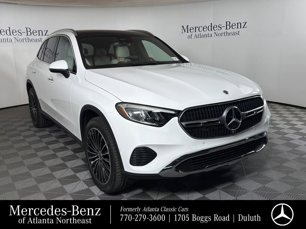 Used 2025 Mercedes-Benz GLC 300 image 1