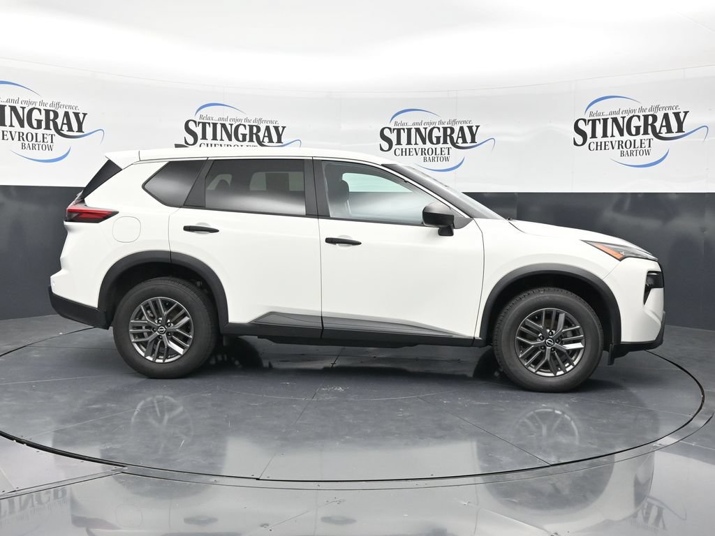 Used 2024 Nissan Rogue S FWD image 10