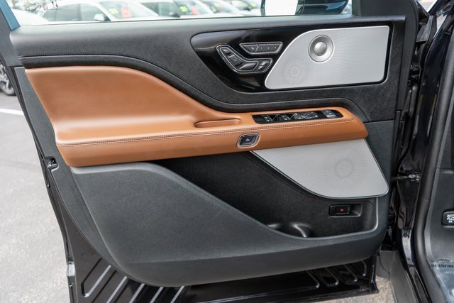 Used 2024 Lincoln Aviator Reserve w/ Equipment Group 201A image 19