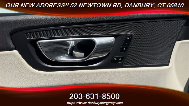Used 2019 Volvo XC60 T6 Momentum w/ Premium Package AWD/4WD image 12