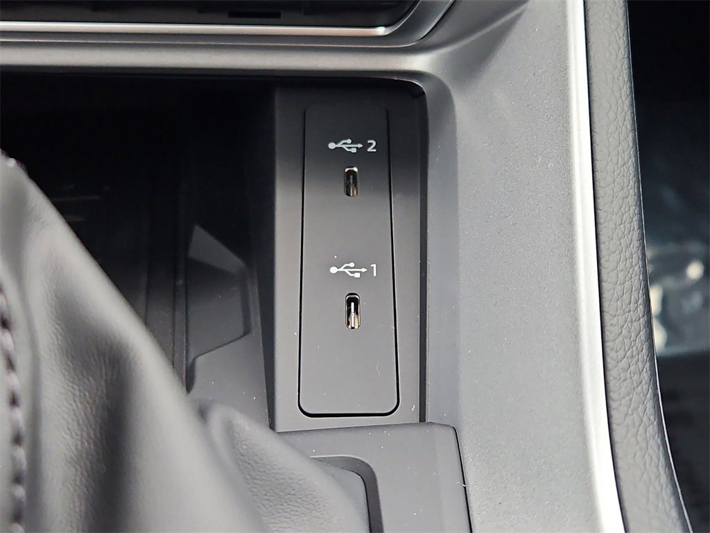 New 2025 Audi Q3 2.0T Premium image 11