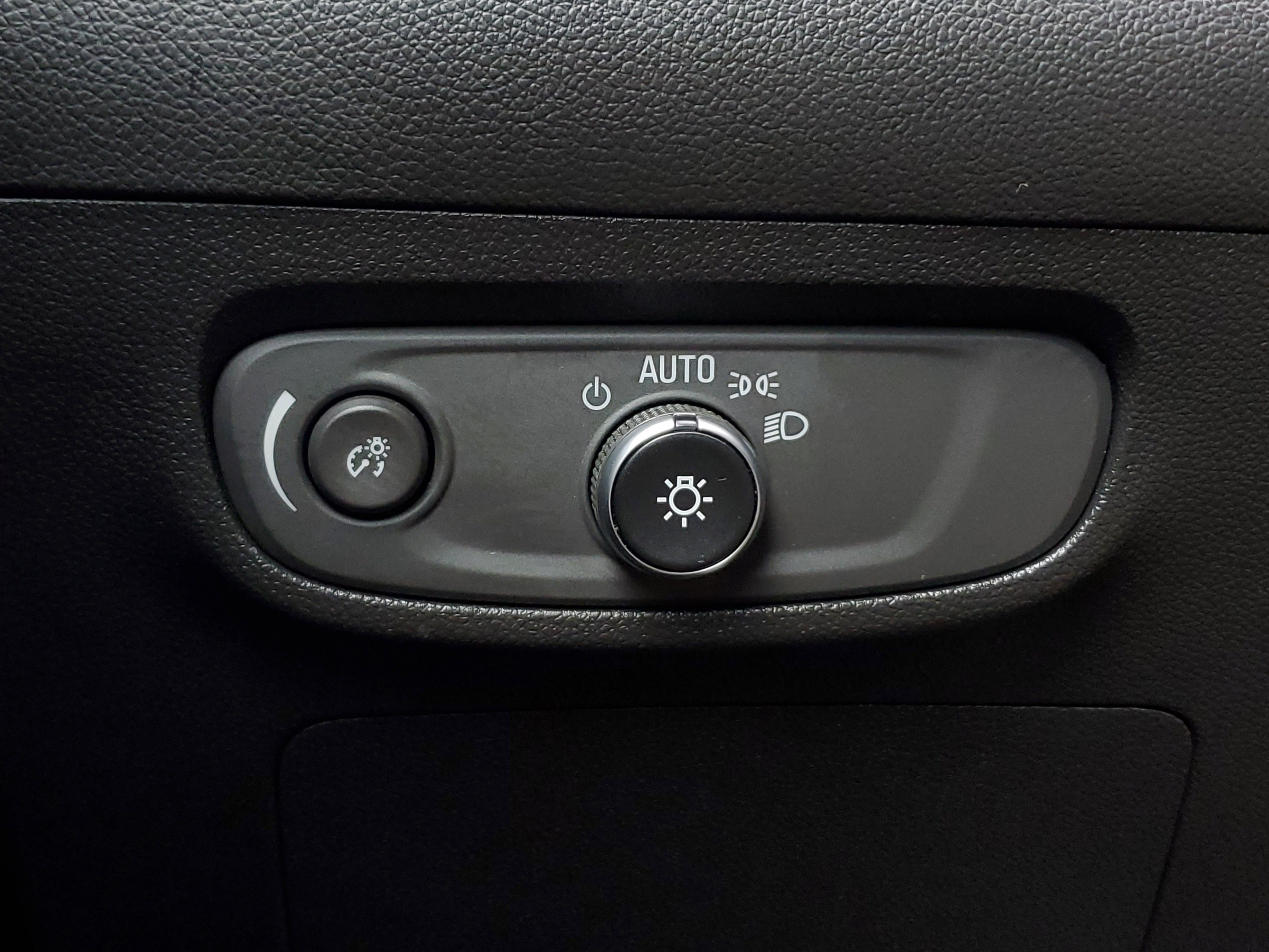 Used 2025 Buick Encore GX Preferred FWD image 32