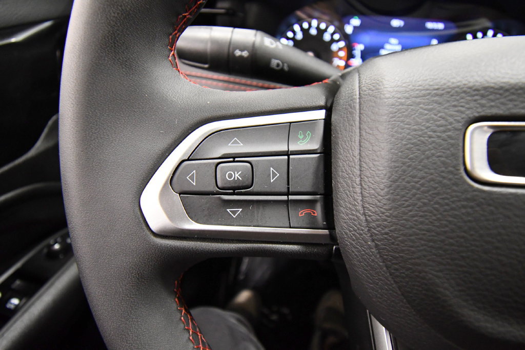 Used 2025 Jeep Compass Trailhawk AWD/4WD image 20