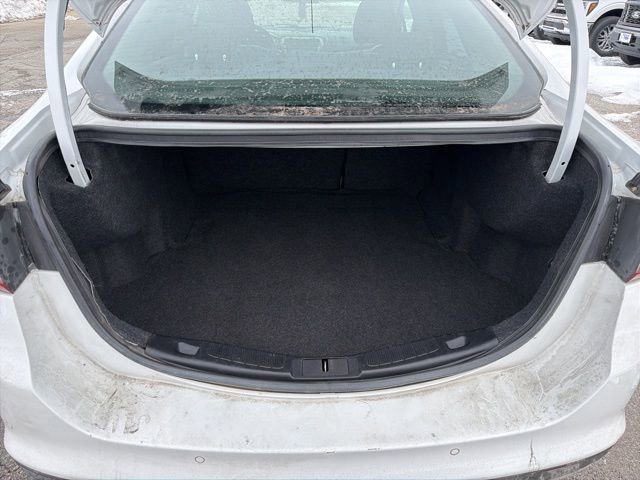 Used 2017 Ford Fusion SE w/ Fusion SE Technology Package image 6