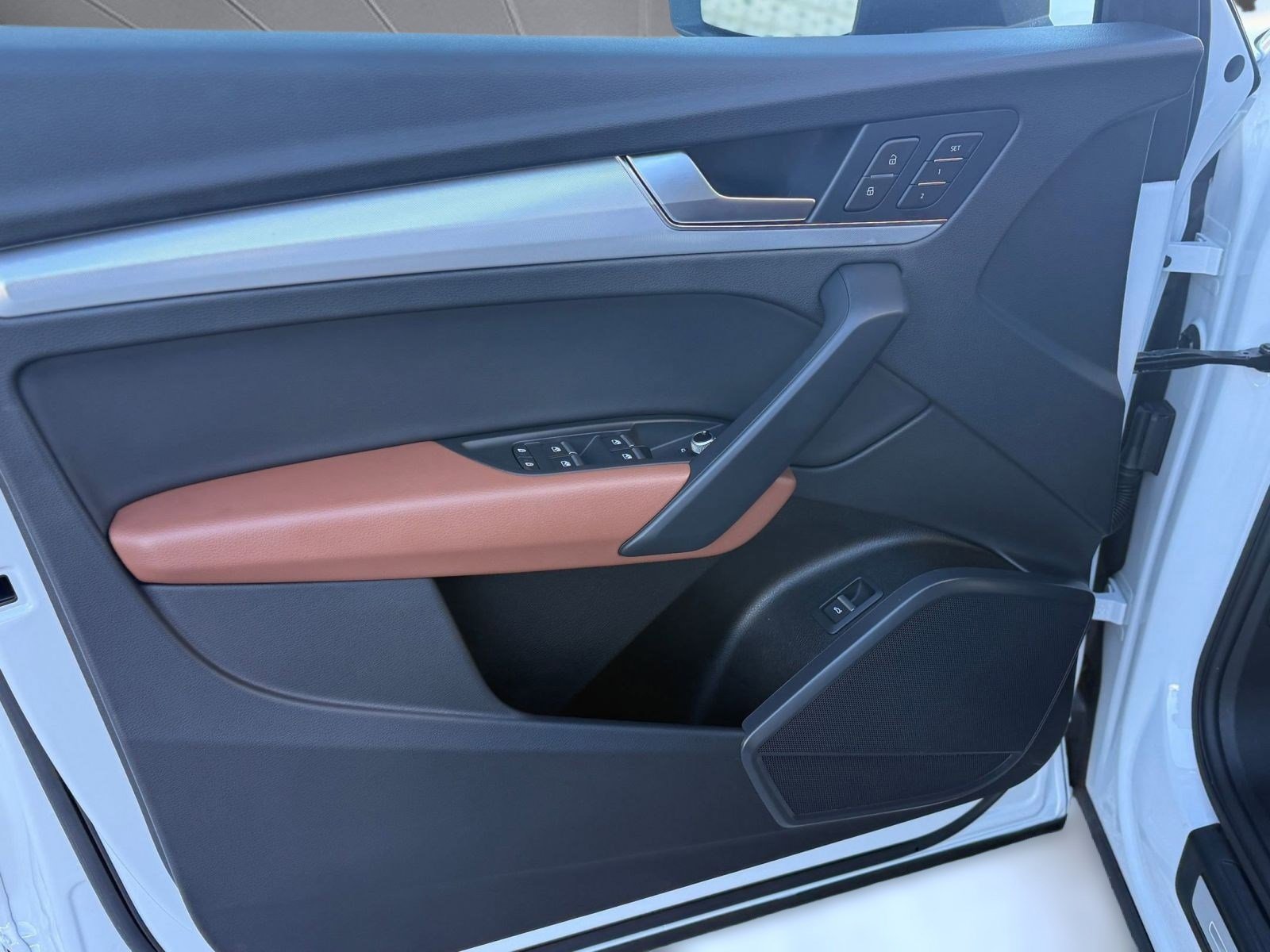 Certified 2025 Audi Q5 2.0T Premium image 11