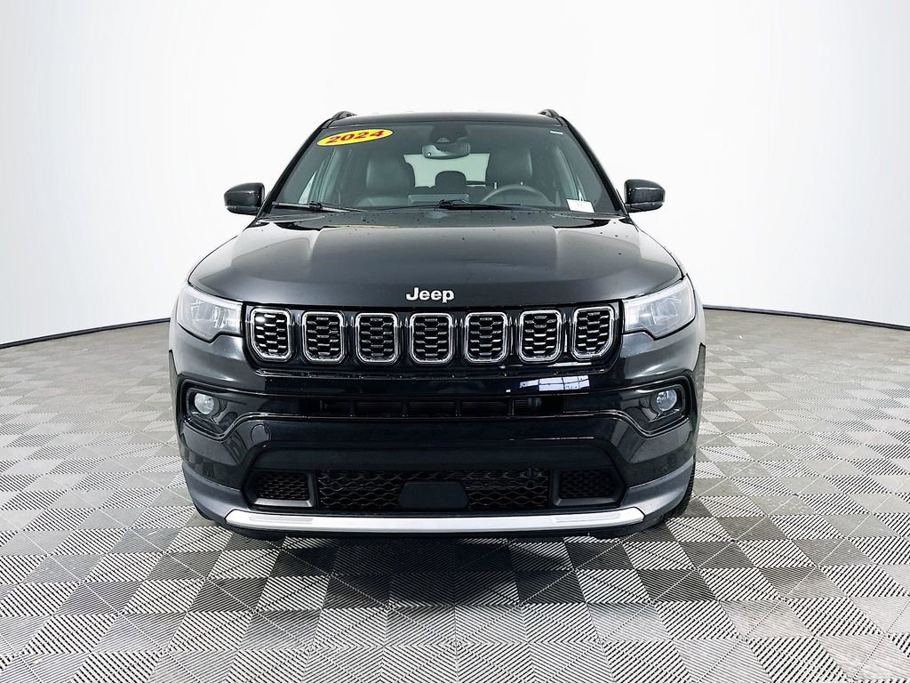Used 2024 Jeep Compass Limited image 4