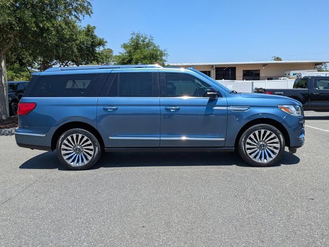 Used 2020 Lincoln Navigator L Reserve w/ Cargo Convenience Package AWD/4WD image 2