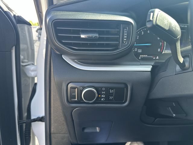 Used 2023 Ford Explorer XLT AWD/4WD image 19