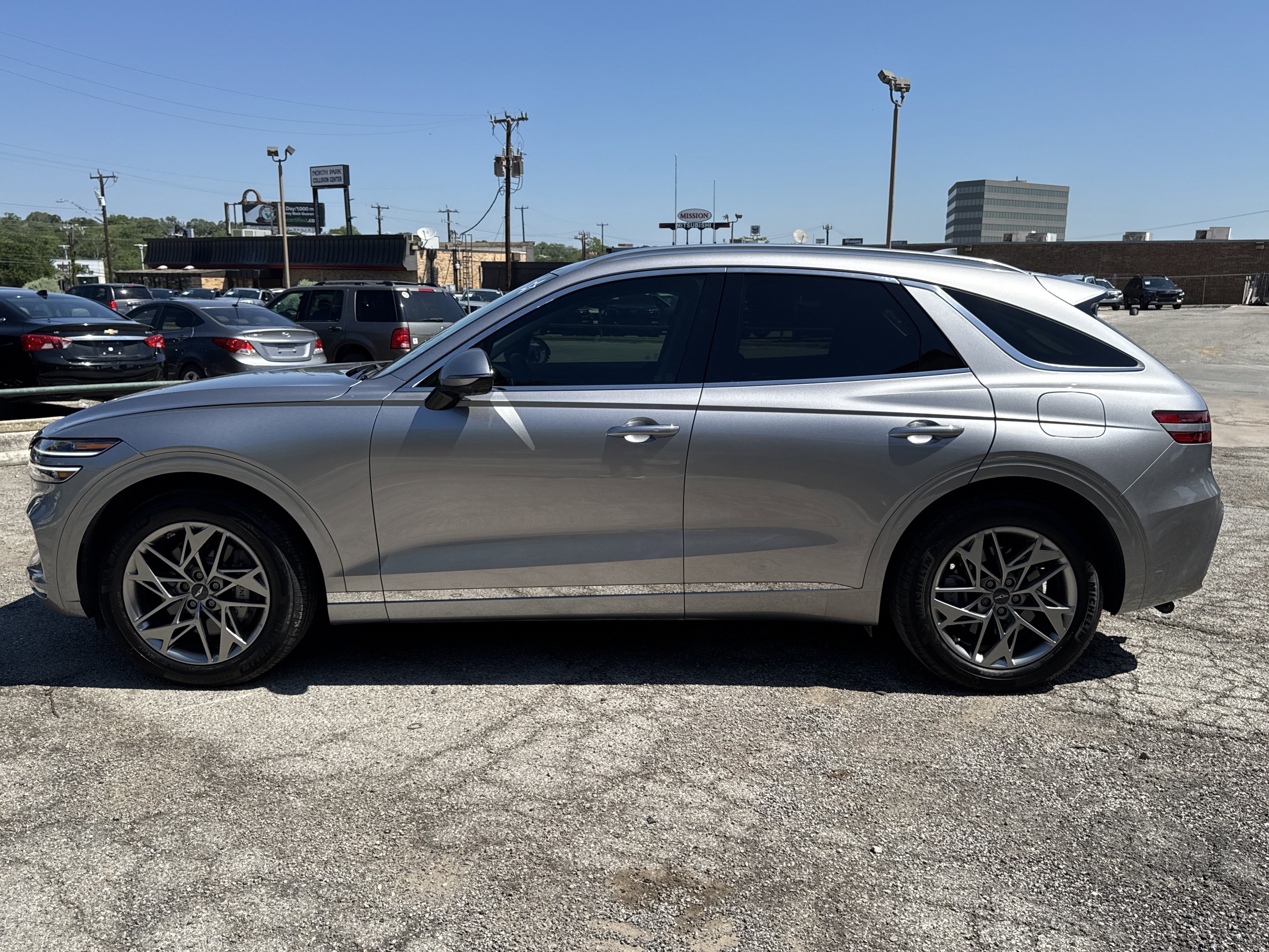 Used 2024 Genesis GV70 2.5T w/ Advanced Package AWD/4WD image 2