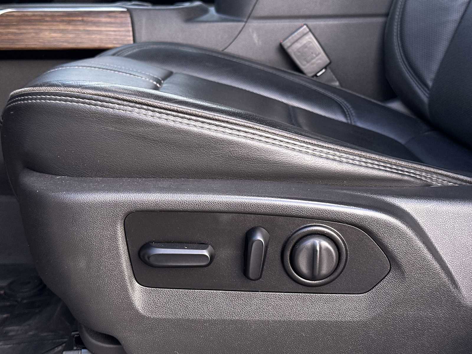 Used 2021 Chevrolet Silverado 1500 High Country image 14