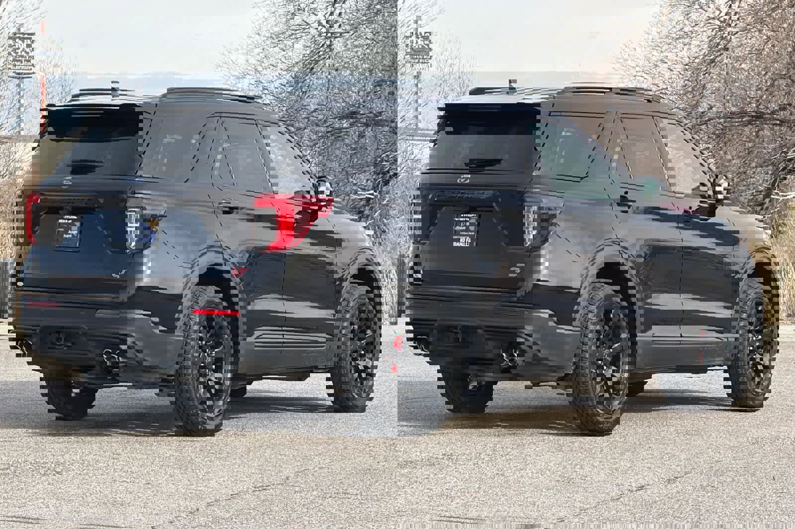 Used 2023 Ford Explorer ST w/ Equipment Group 401A AWD/4WD image 2