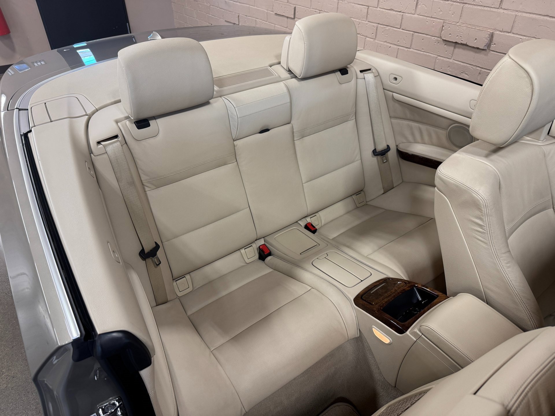 Used 2008 BMW 335i Convertible image 32