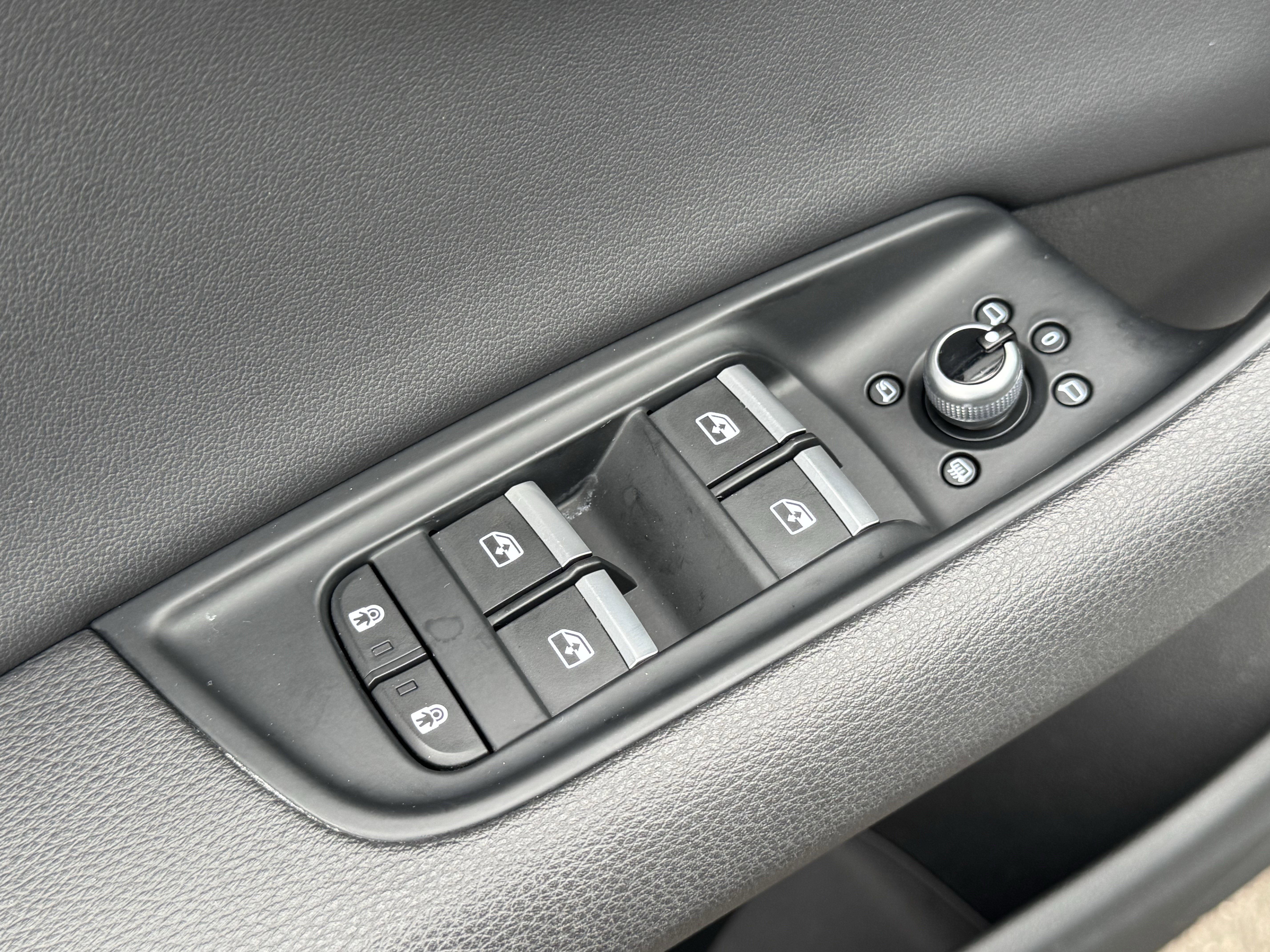 Used 2022 Audi Q7 Premium Plus image 24