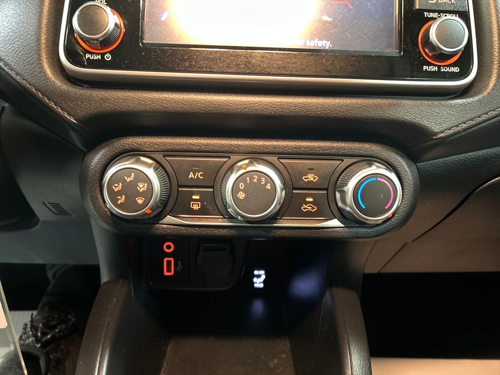 Used 2022 Nissan Versa S w/ Lighting Package image 17