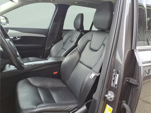 Used 2023 Volvo XC90 B5 Core AWD/4WD image 12