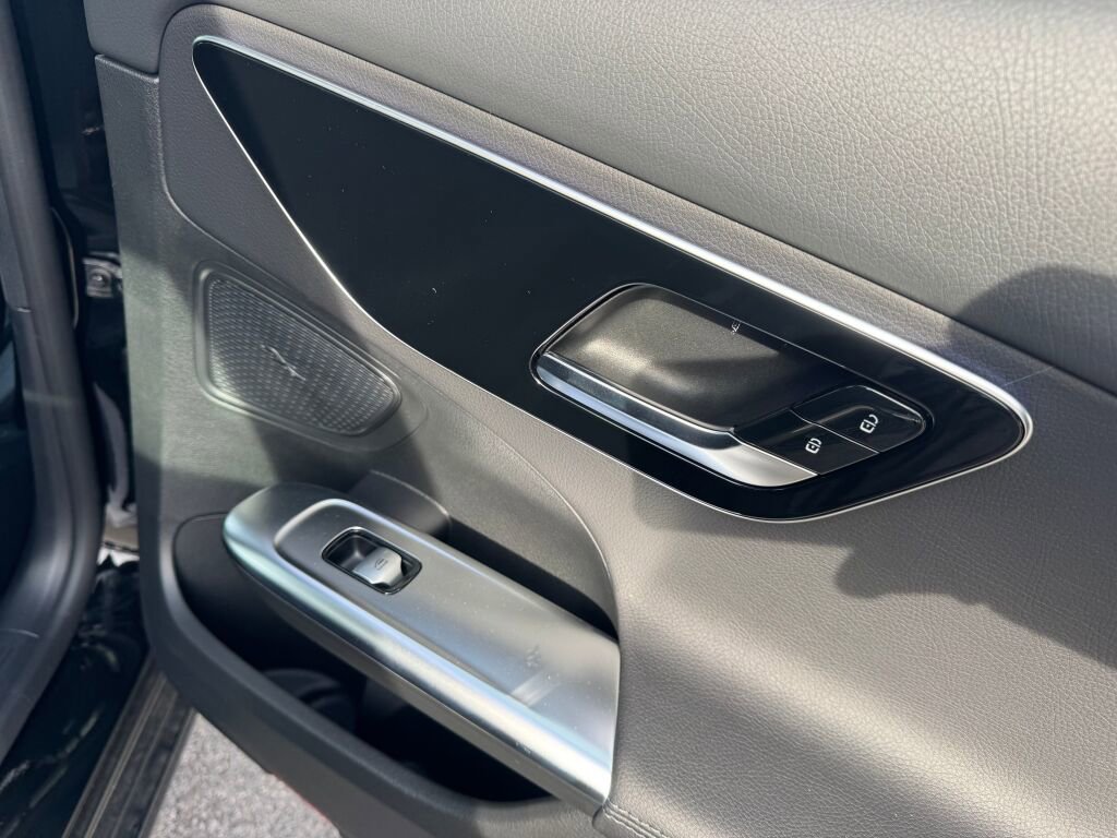 New 2026 Mercedes-Benz C 300 4MATIC Sedan image 20