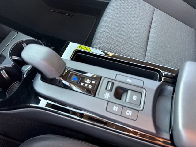 New 2027 Toyota Prius LE FWD image 18