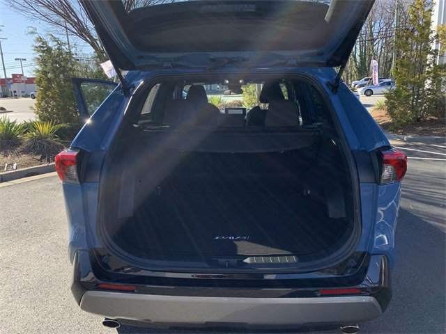 Used 2023 Toyota RAV4 SE image 32