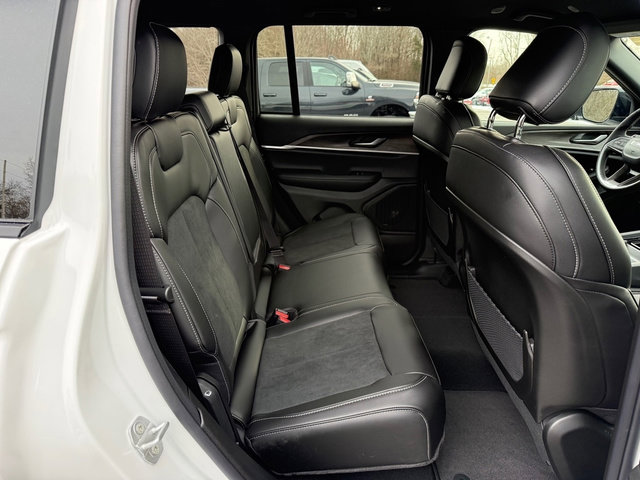 New 2026 Jeep Grand Cherokee Altitude AWD/4WD image 19