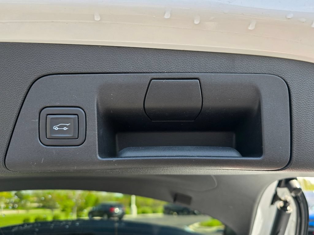 Used 2023 Buick Envision Essence AWD/4WD image 30