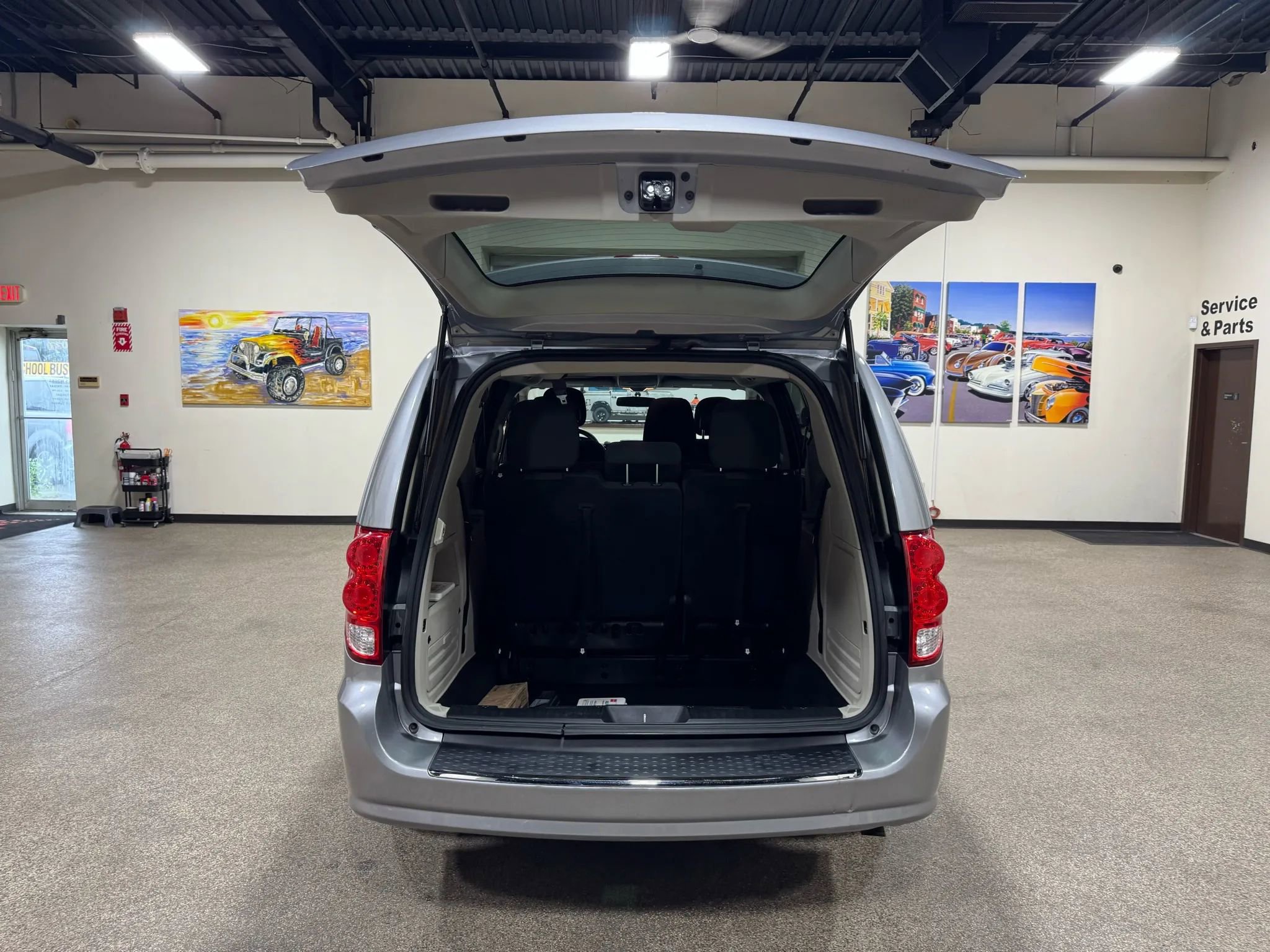 Used 2018 Dodge Grand Caravan SE image 21