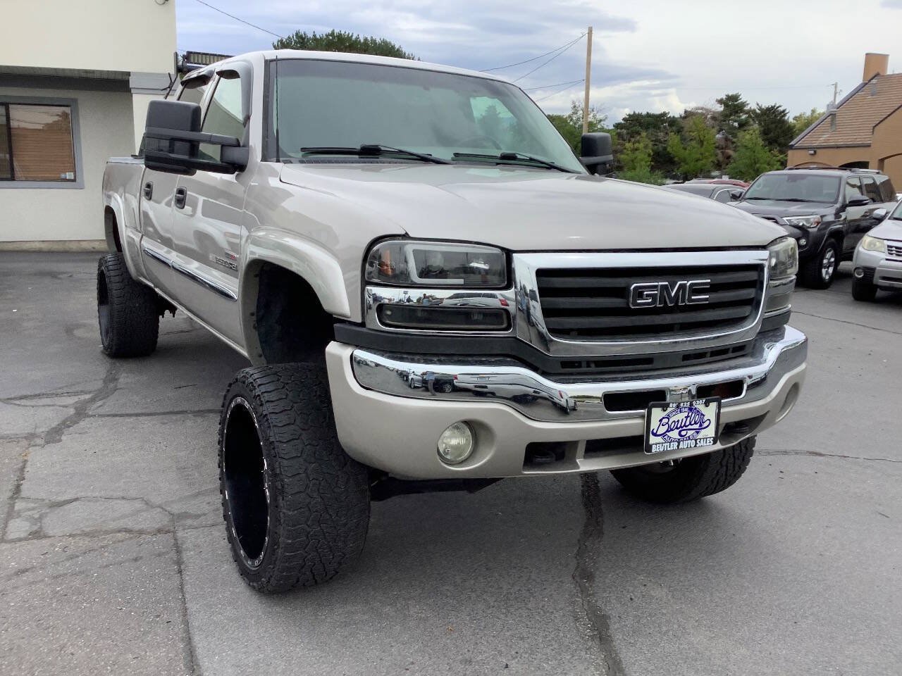 Used 2006 GMC Sierra 2500 SLE w/ Onstar Plus Package AWD/4WD image 7