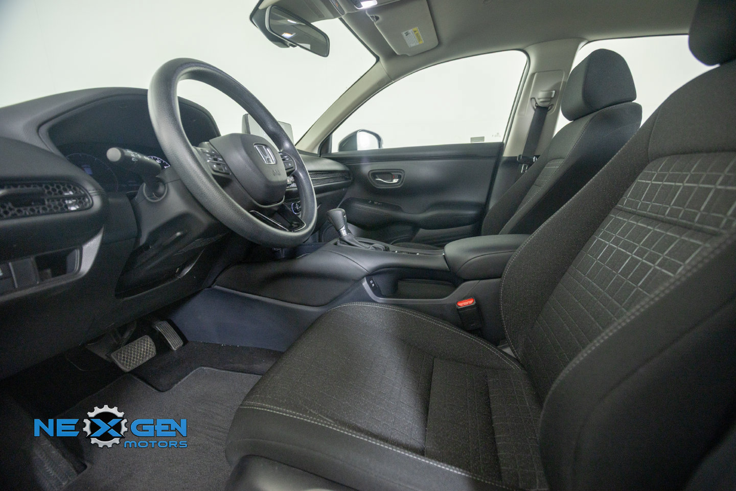 Used 2024 Honda HR-V LX image 13