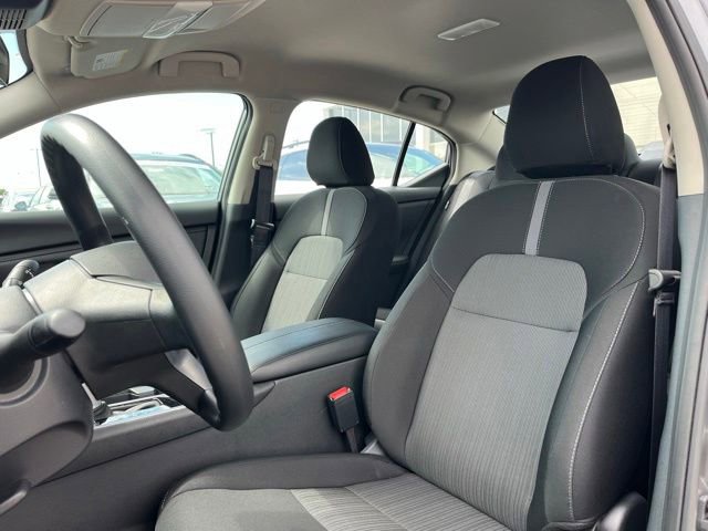 Used 2025 Nissan Sentra SV FWD image 17