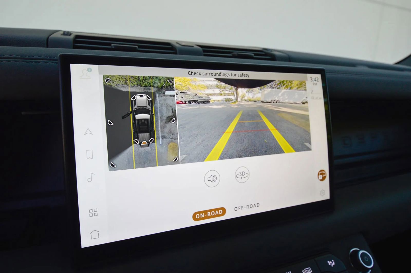 Used 2025 Land Rover Defender 110 X-Dynamic SE image 45