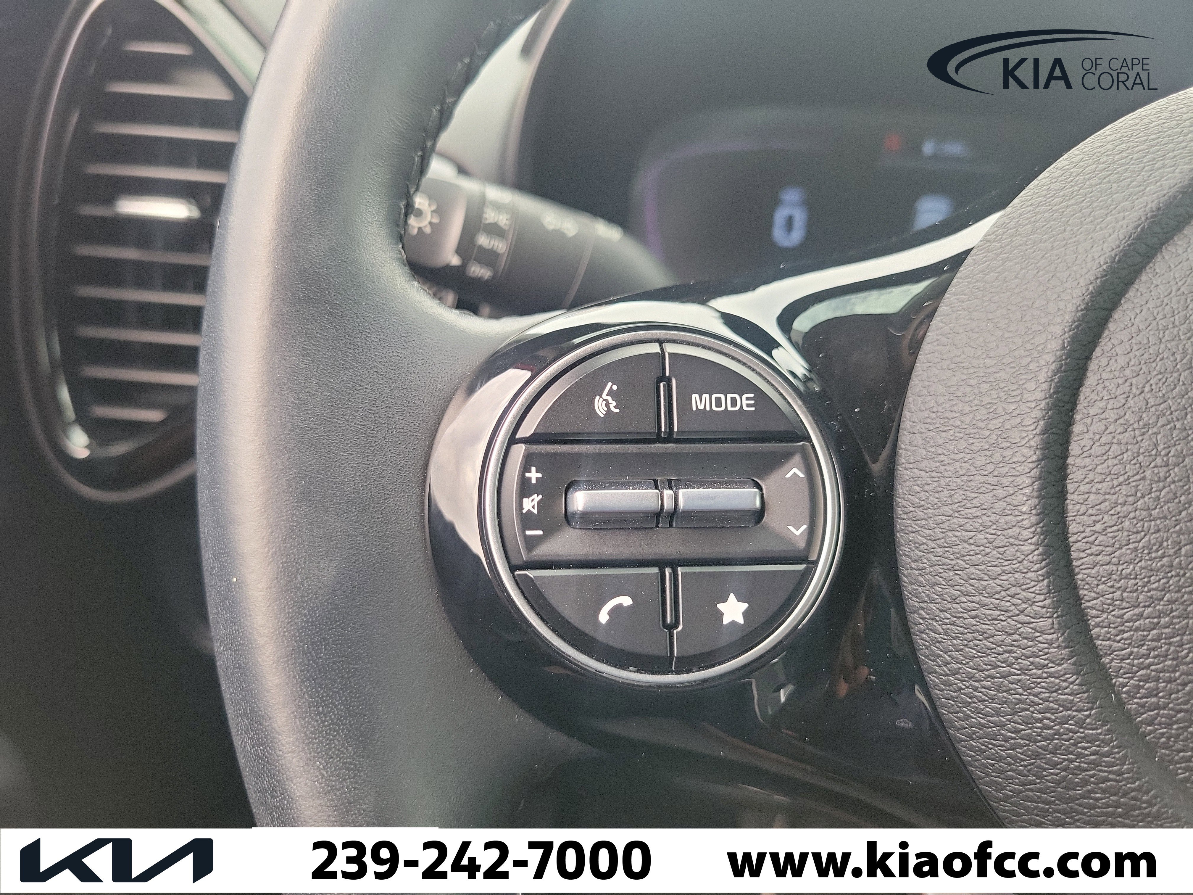 Used 2025 Kia Soul EX FWD image 32